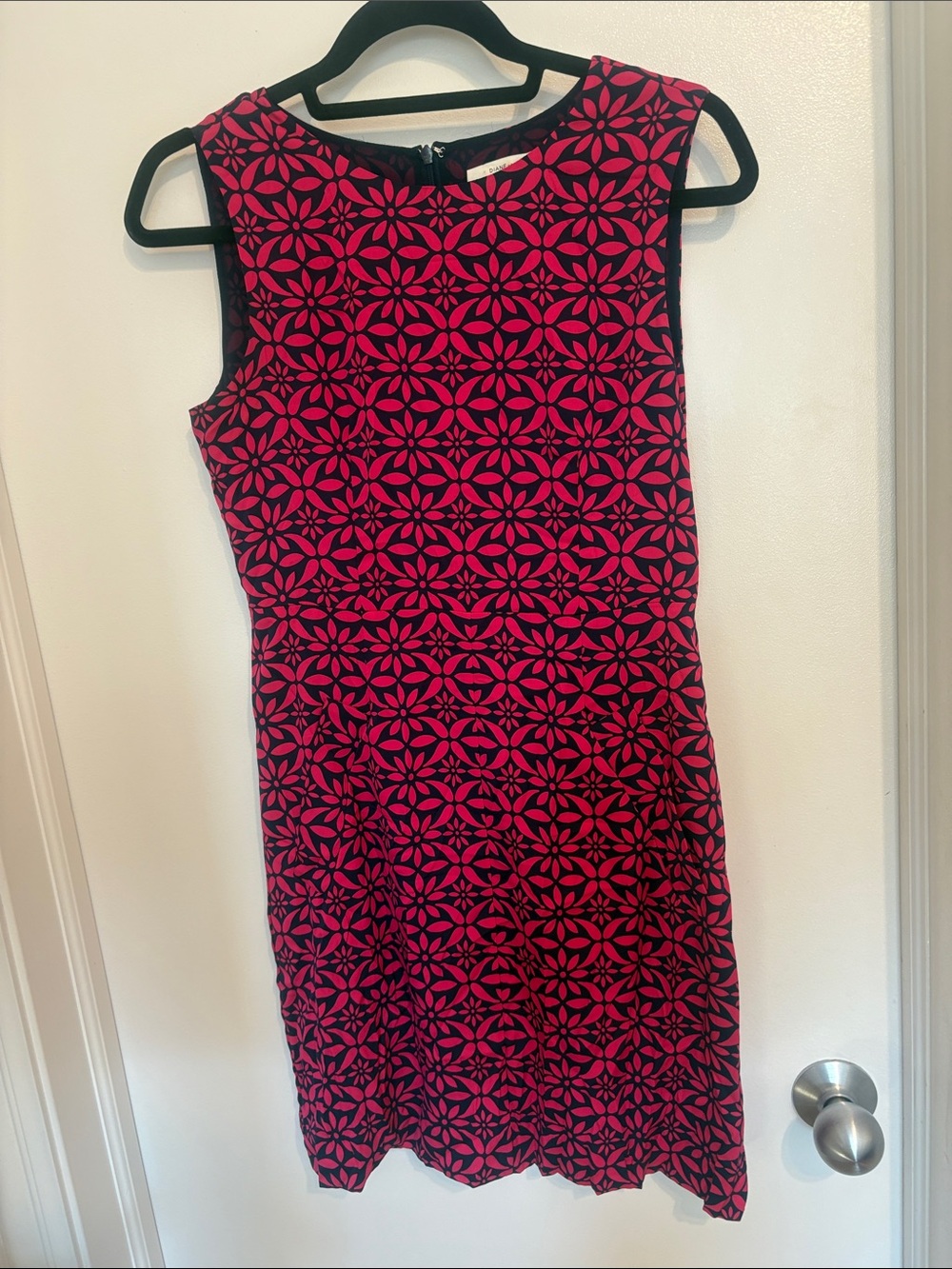 Diane Von Furstenberg Pink and Black Sleeveless Sheath Dress